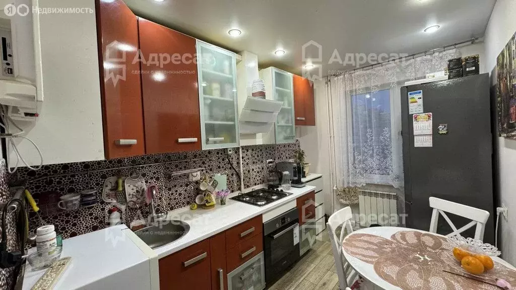 3-комнатная квартира: Волгоград, улица Панфёрова, 2 (65 м) - Фото 2