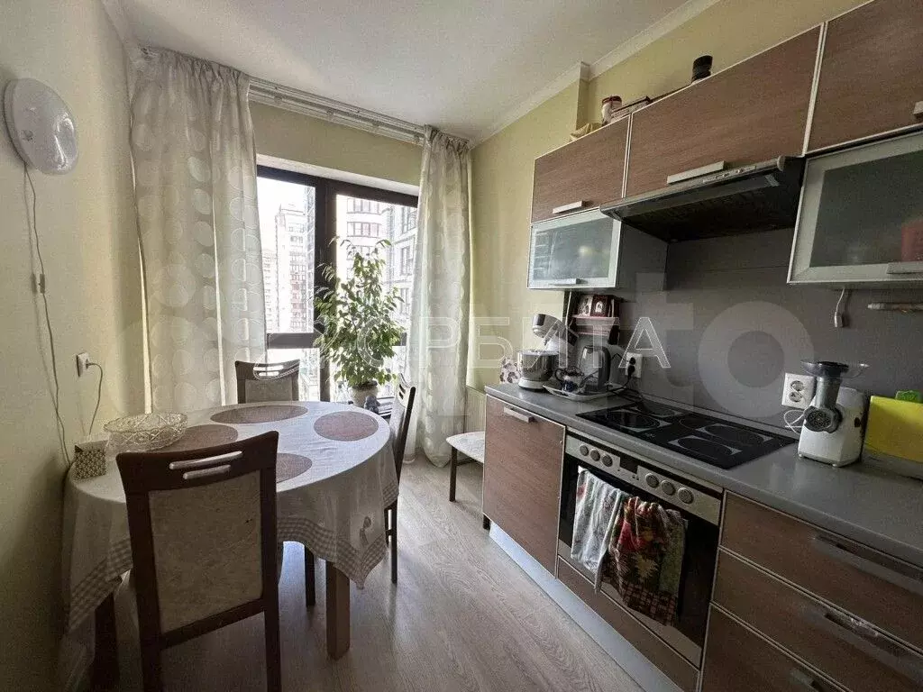 3-к. квартира, 90 м, 6/14 эт. - Фото 1