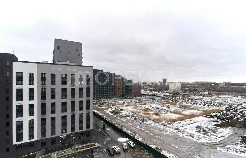 3-комнатная квартира: Тюмень, улица Республики, 204к3 (78.4 м) - Фото 2