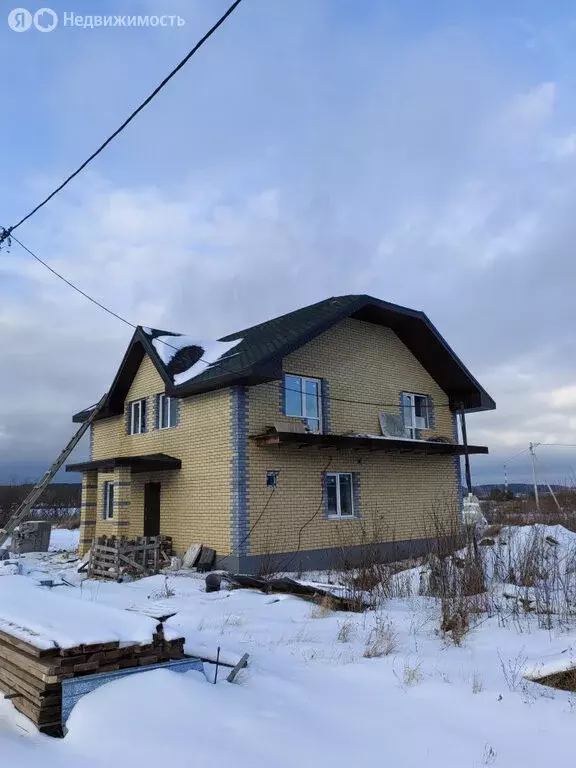 Дом в село Горный Щит, улица Редколесья (205 м) - Фото 0