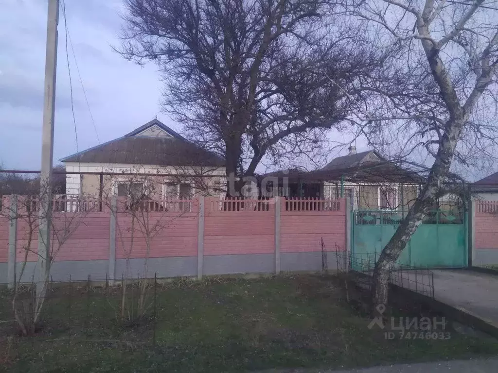Дом в Крым, Красноперекопский район, с. Ишунь ул. Баранова (69 м) - Фото 1