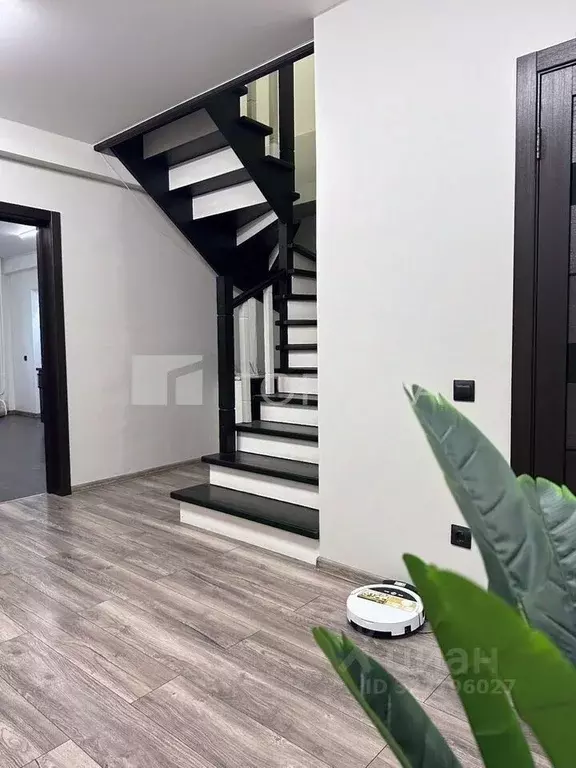 5-к кв. Новосибирская область, Новосибирск ул. Орджоникидзе, 47 (180.0 ... - Фото 1