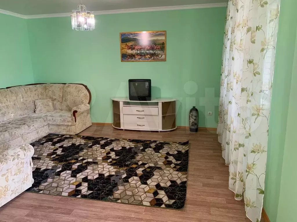 1-к. квартира, 36 м, 1/3 эт. - Фото 0