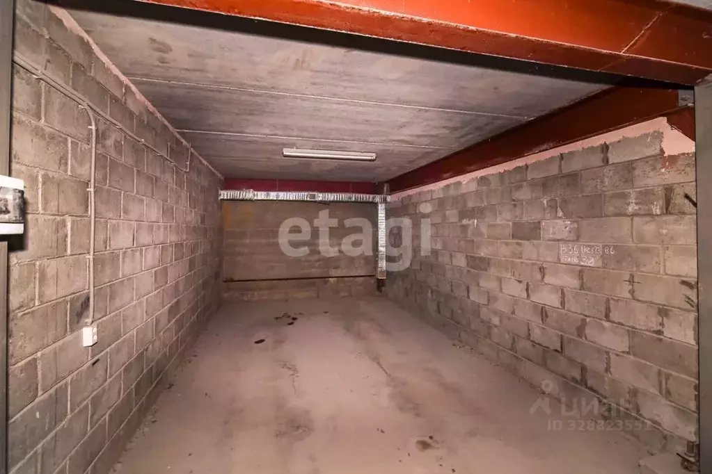 Гараж в Ханты-Мансийский АО, Сургут Югорская ул., 15/4 (28 м) - Фото 1