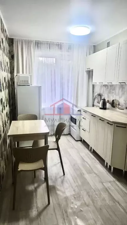 2-к кв. Белгородская область, Старый Оскол Парковый мкр, 18 (54.0 м) - Фото 0