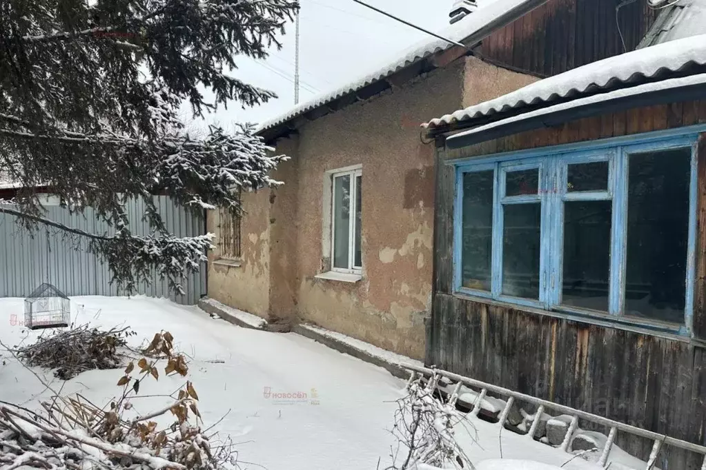 Дом в Свердловская область, Екатеринбург Вторчермет жилрайон, пер. ... - Фото 0