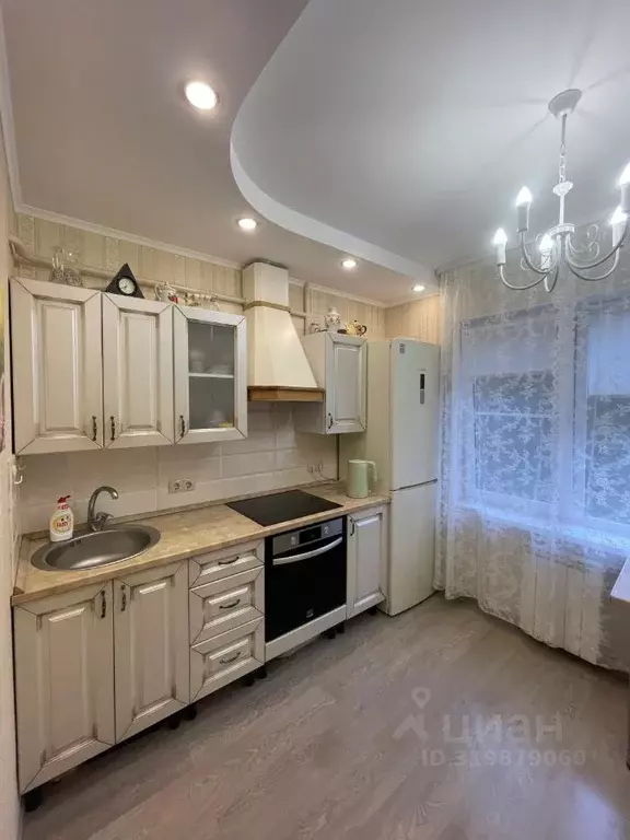 2-к кв. Омская область, Омск ул. Куйбышева, 144 (52.9 м) - Фото 0