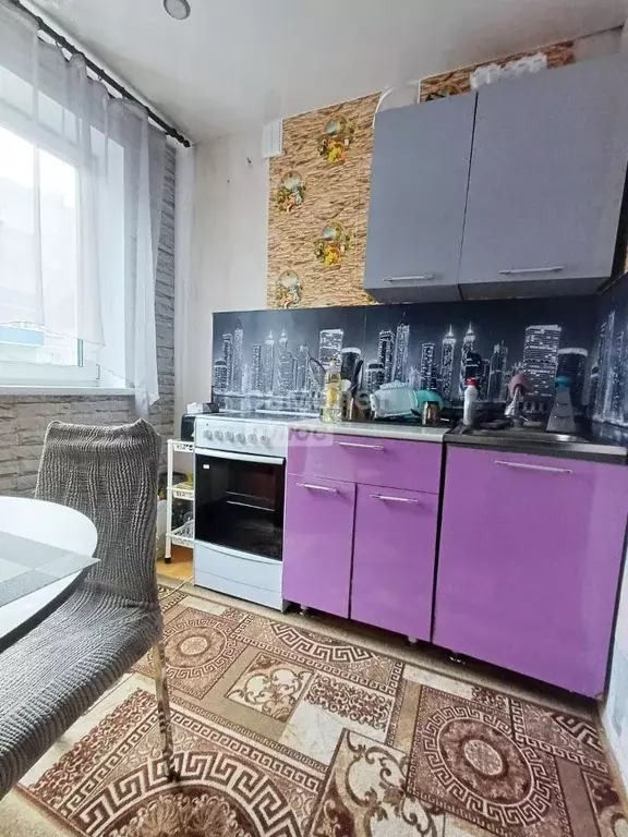 3-к кв. Кемеровская область, Беловский городской округ, Бачатский пгт ... - Фото 0