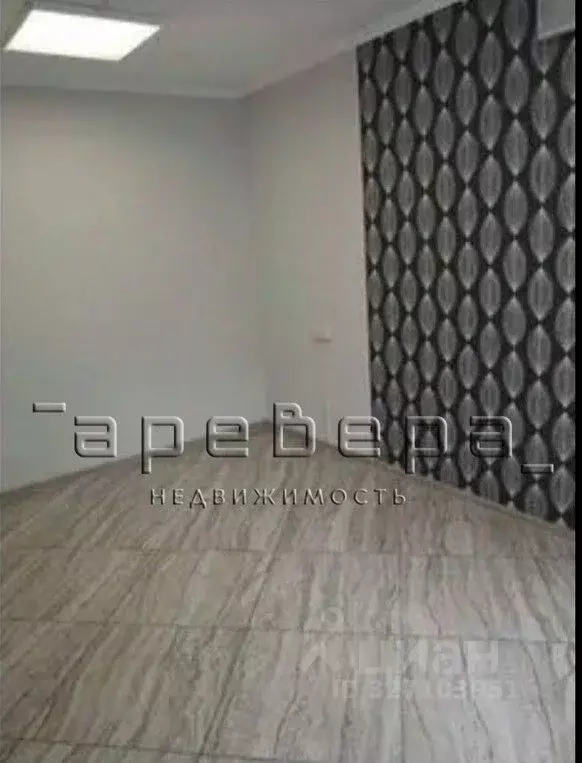 Помещение свободного назначения в Красноярский край, Красноярск наб. ... - Фото 1