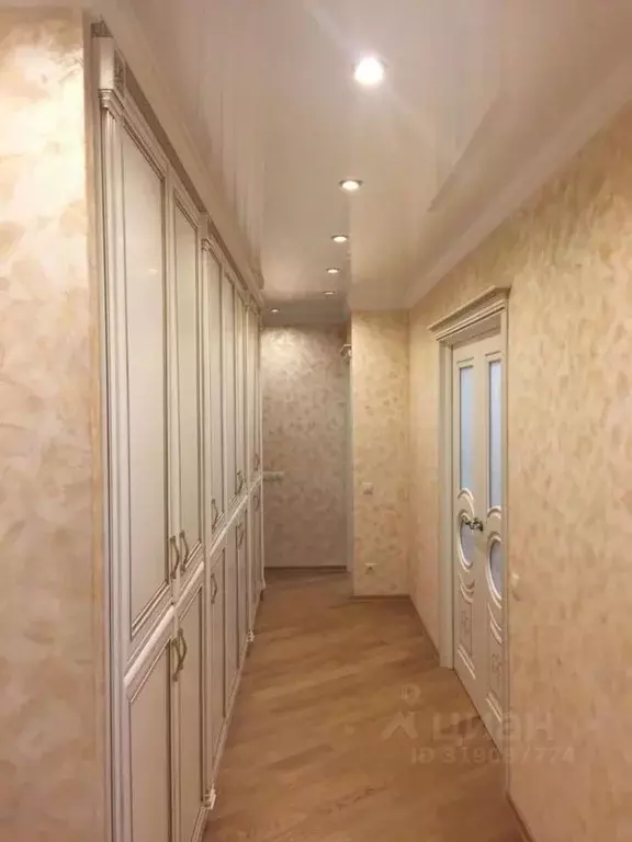3-к кв. Москва, Москва, Московский г. ул. Никитина, 2 (82.0 м) - Фото 0