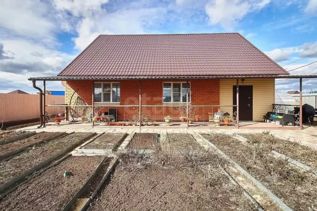 Дом в Тюменская область, Тюменский район, с. Чикча Садовая ул. (230 м) - Фото 1