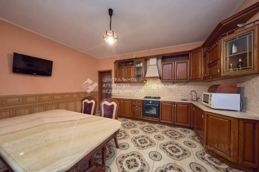 Дом в Рязанская область, Рязань ул. Кремлевский Вал, 7 (350 м) - Фото 1