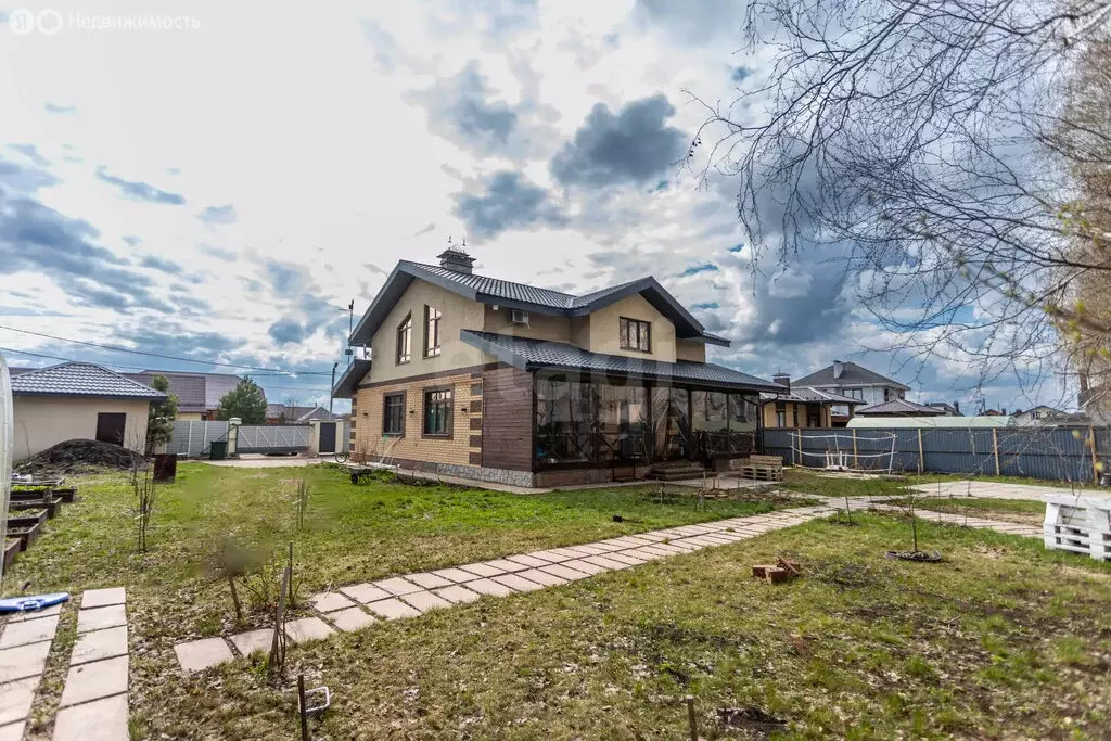 Дом в село Большая Шильна, улица С. Бирюзова (270 м) - Фото 2