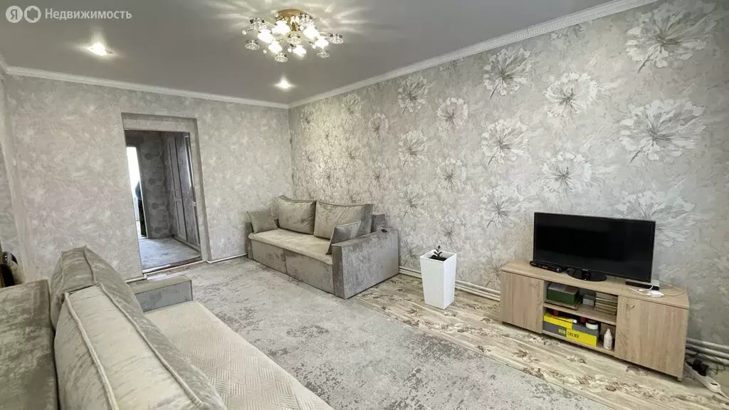 2-комнатная квартира: Арск, улица Галиаскара Камала, 2Б (51.4 м) - Фото 1