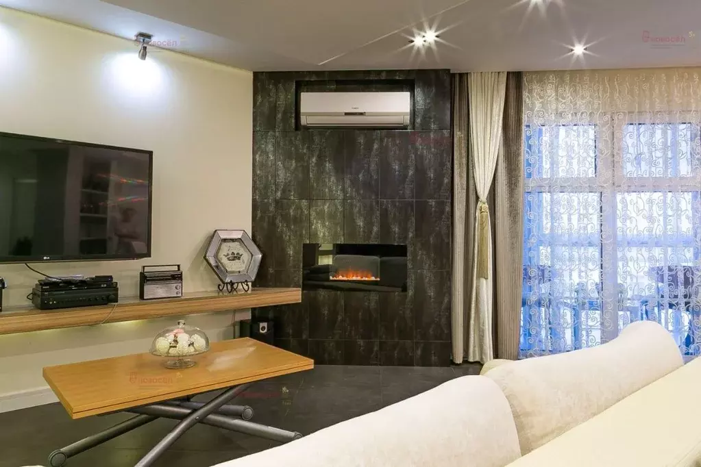 2-к кв. Свердловская область, Екатеринбург ул. Комсомольская, 76 (88.0 ... - Фото 2