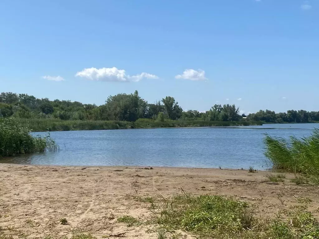 Дом в Саратовская область, Энгельсский район, Красноярское ... - Фото 0