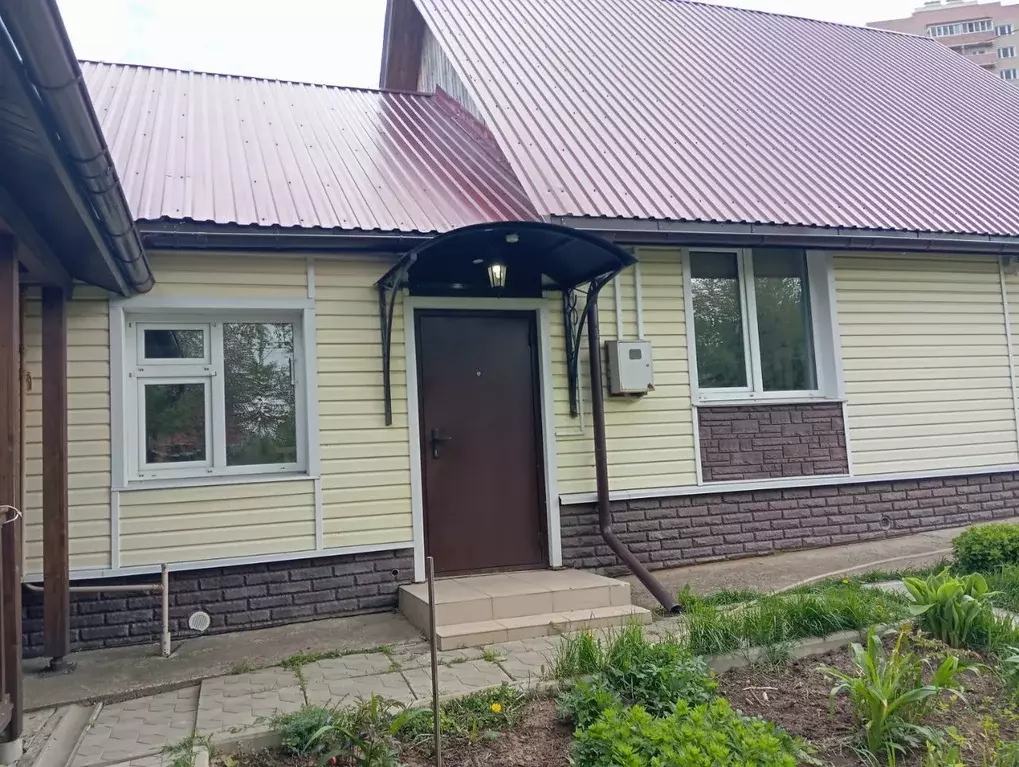Дом в Чувашия, Чебоксары ул. Тютчева, 40 (150 м) - Фото 1