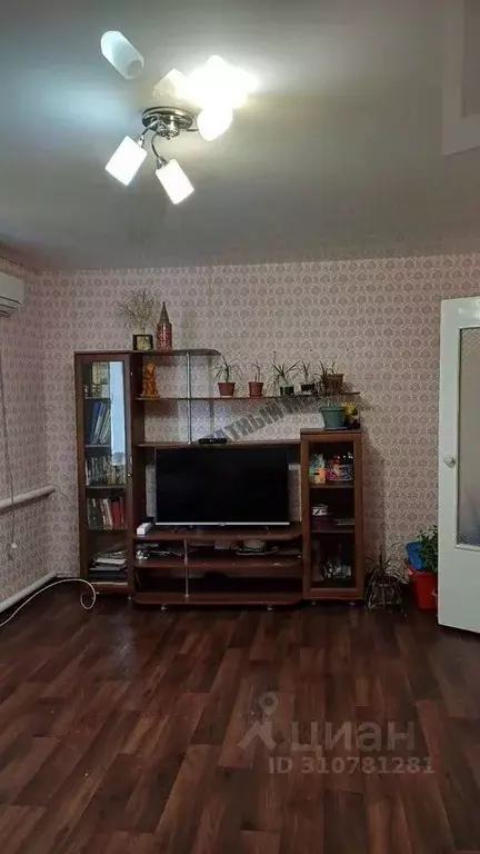 4-к кв. Калмыкия, Октябрьский район, пос. Большой Царын ул. Горького, ... - Фото 0