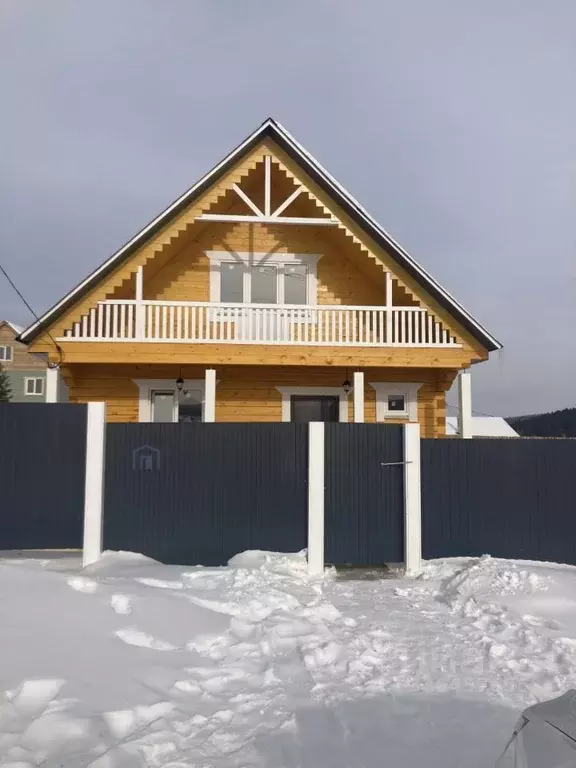 Дом в Иркутская область, Иркутский муниципальный округ, д. Карлук ул. ... - Фото 1