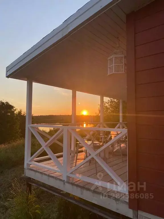 Дом в Новгородская область, Новгородский район, Савинское с/пос, д. ... - Фото 1