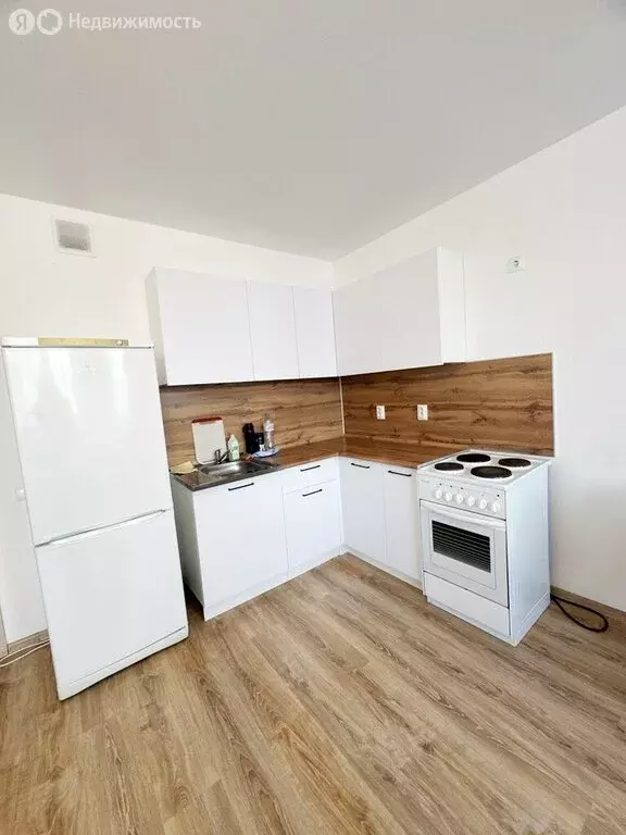 Квартира-студия: Екатеринбург, улица Академика Парина, 43 (28.7 м) - Фото 2