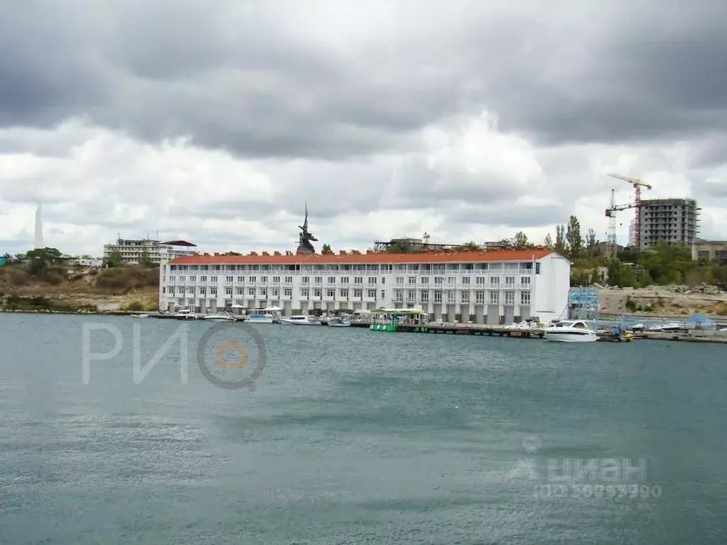 Таунхаус в Севастополь ул. Катерная, 52 (300 м) - Фото 1