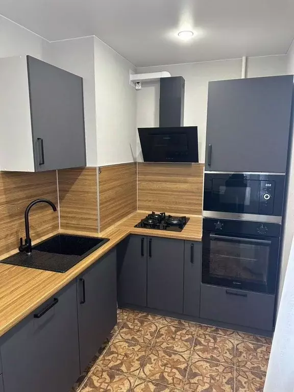 3-к кв. Ленинградская область, Выборг ул. Гагарина, 18 (70.0 м) - Фото 1