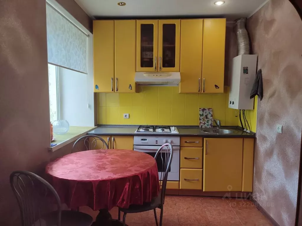 3-к кв. Оренбургская область, Оренбург ул. 60 лет Октября, 12 (53.8 м) - Фото 1