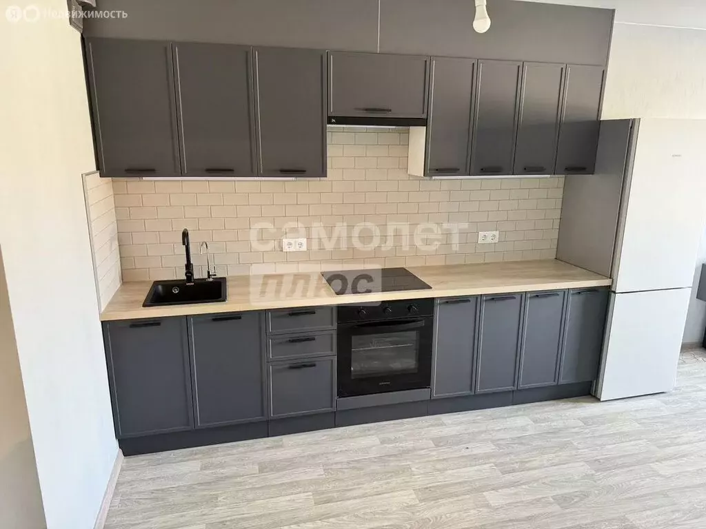 3-комнатная квартира: Волгоград, улица Глазкова, 14Б (73.2 м) - Фото 0