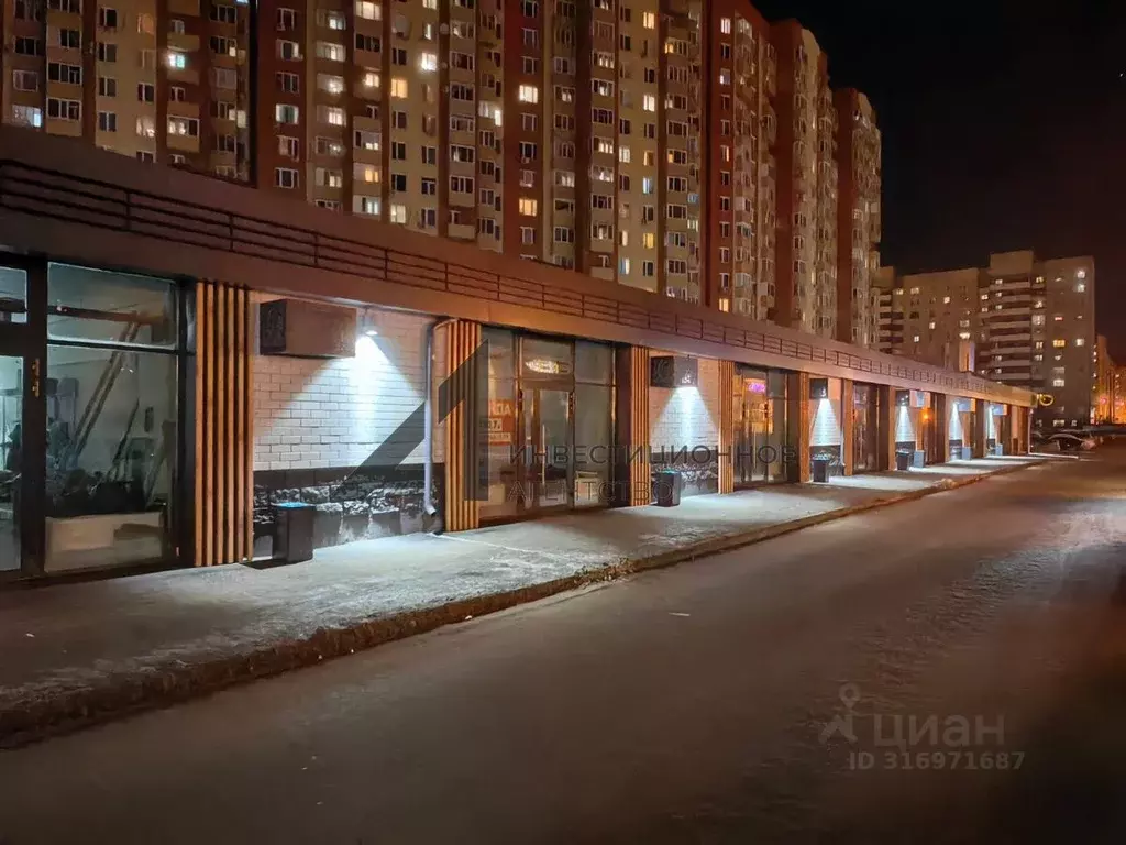 Помещение свободного назначения в Тюменская область, Тюмень Заречный ... - Фото 0