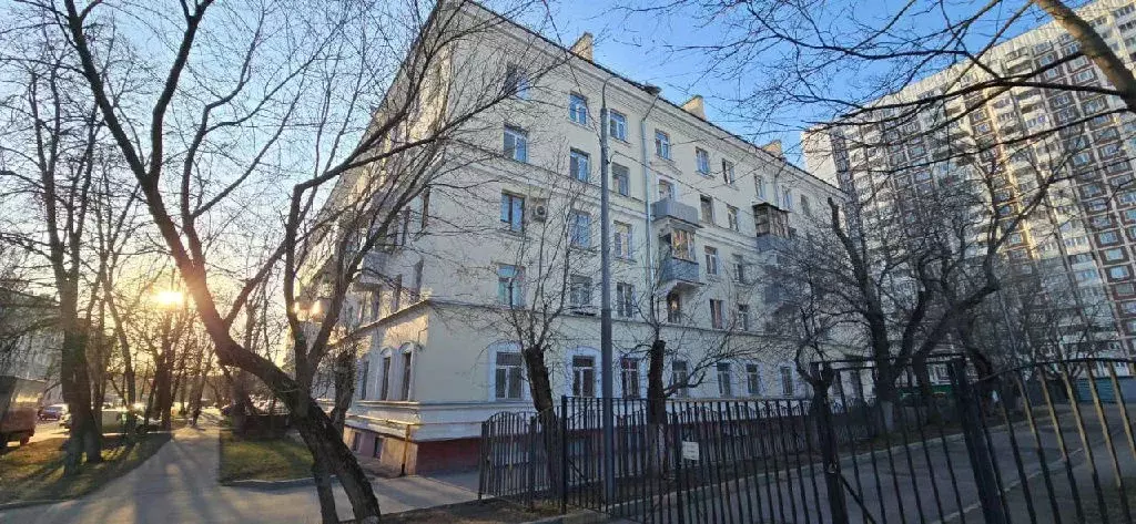 Продается комната в 3-комнатной квартире - Фото 1