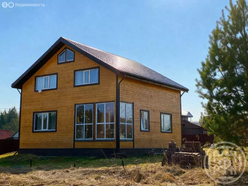 Дом в Любанское городское поселение, деревня Большое Переходное, ... - Фото 1