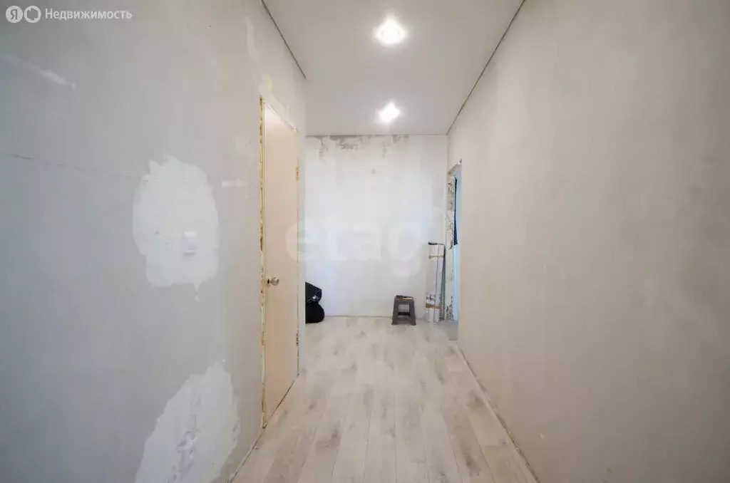 2-комнатная квартира: Ялуторовск, улица Революции, 123А (58 м) - Фото 0