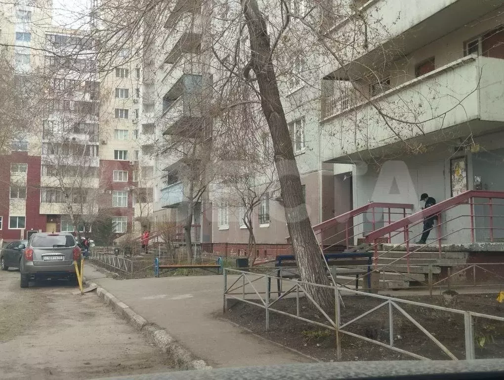2-комнатная квартира: Омск, улица 70 лет Октября, 13/2 (50.4 м) - Фото 1