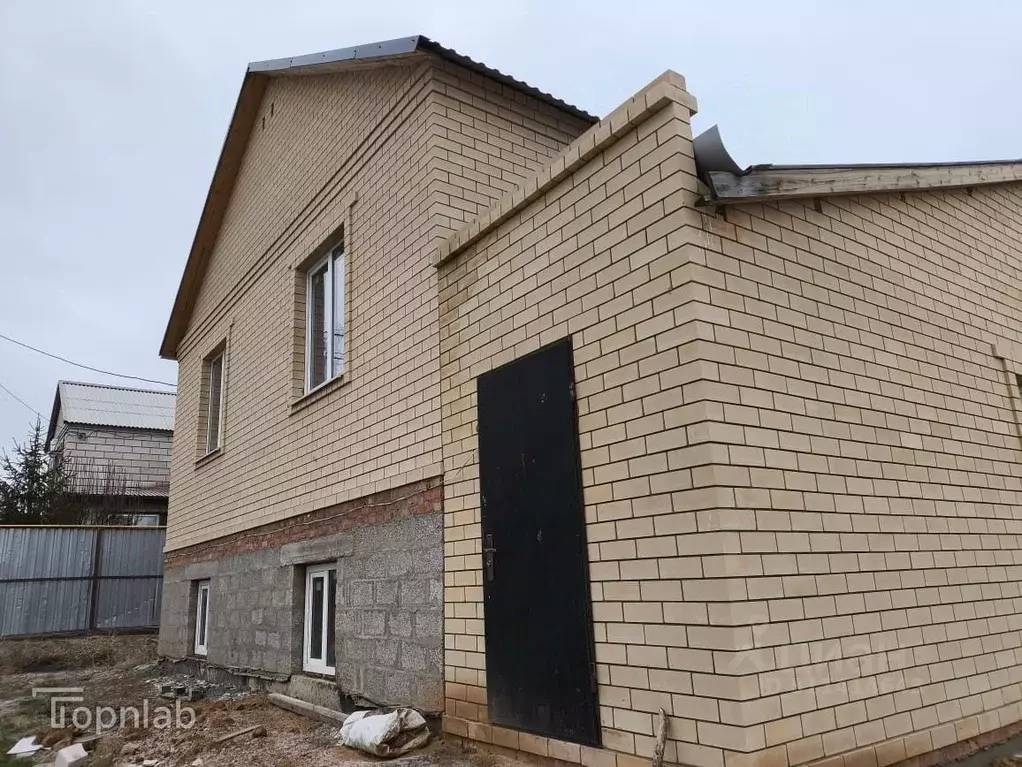 Дом в Астраханская область, Наримановский район, с. Солянка ул. ... - Фото 1