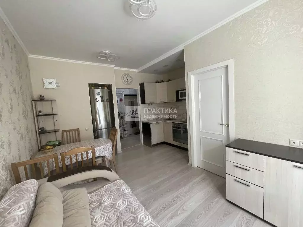 Продается 2-комнатная квартира - Фото 1