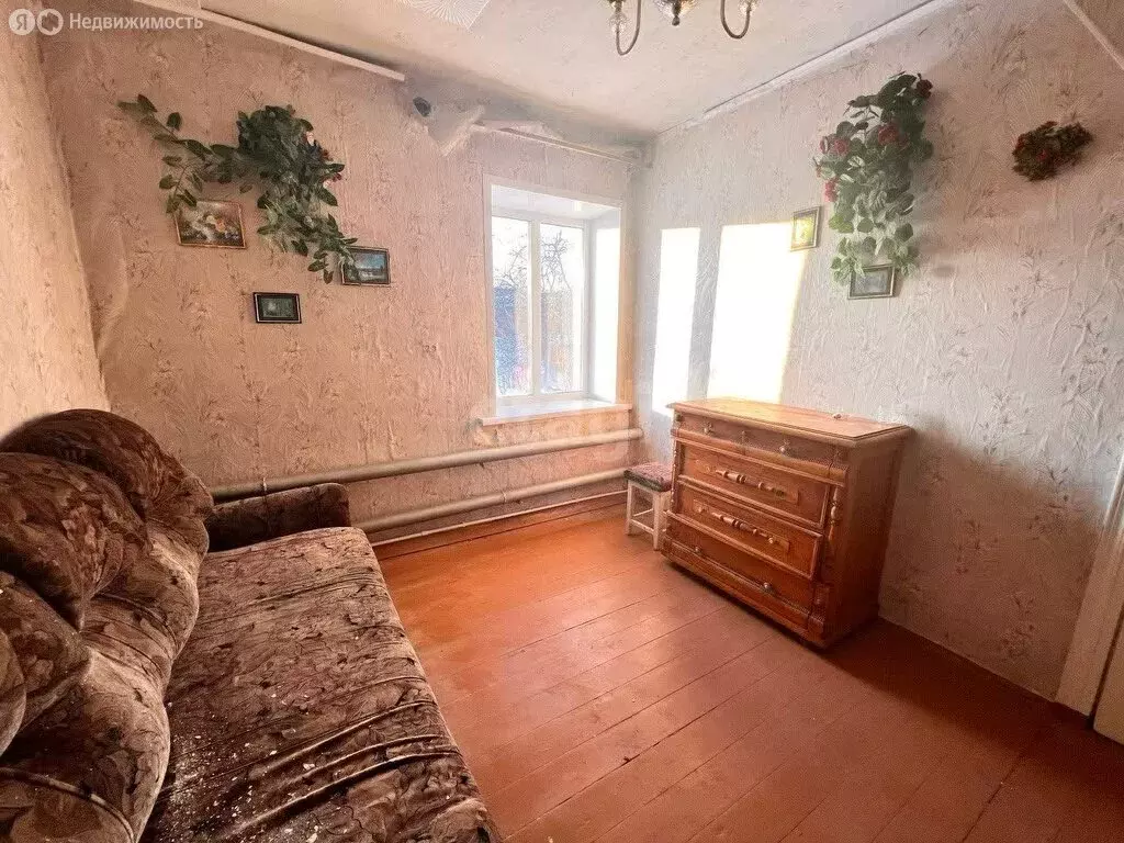 3-комнатная квартира: Сенгилеевский район, Красногуляевское городское ... - Фото 0