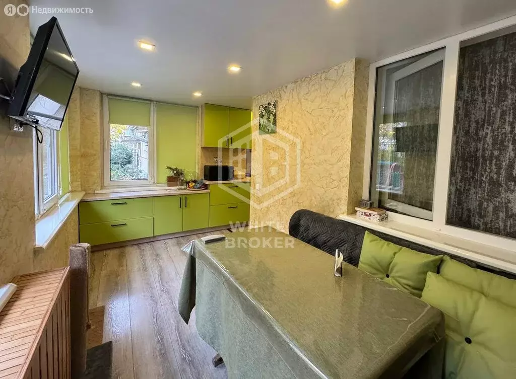 3-комнатная квартира: Гаспра, Риекская улица, 5 (70.6 м) - Фото 2