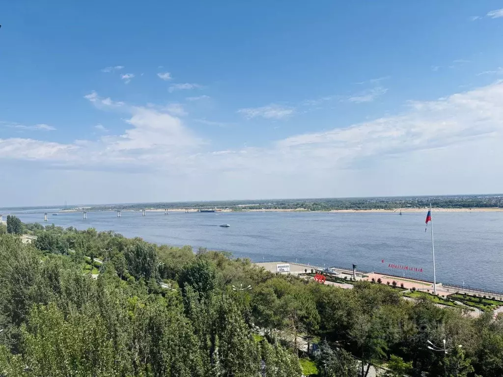 3-к кв. Волгоградская область, Волгоград ул. Маршала Чуйкова, 37 ... - Фото 1