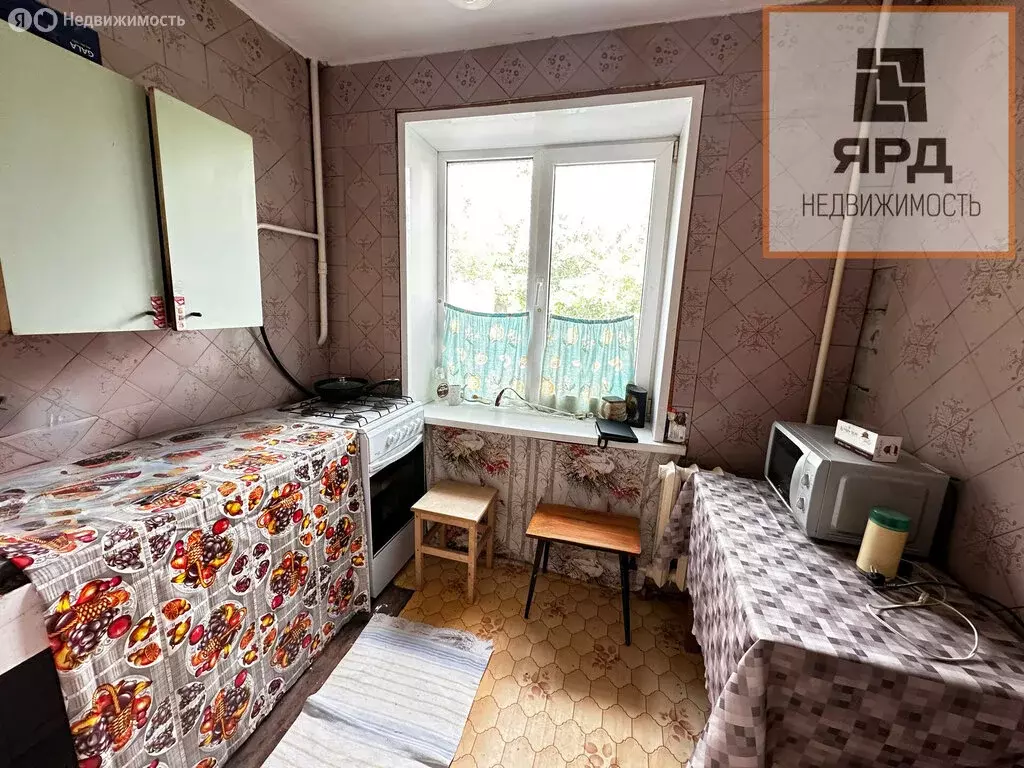 3-комнатная квартира: Таганрог, улица Морозова, 9 (50.9 м) - Фото 0