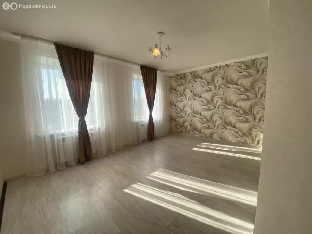 3-комнатная квартира: Смоленск, Краснинское шоссе, 32 (62.5 м) - Фото 0