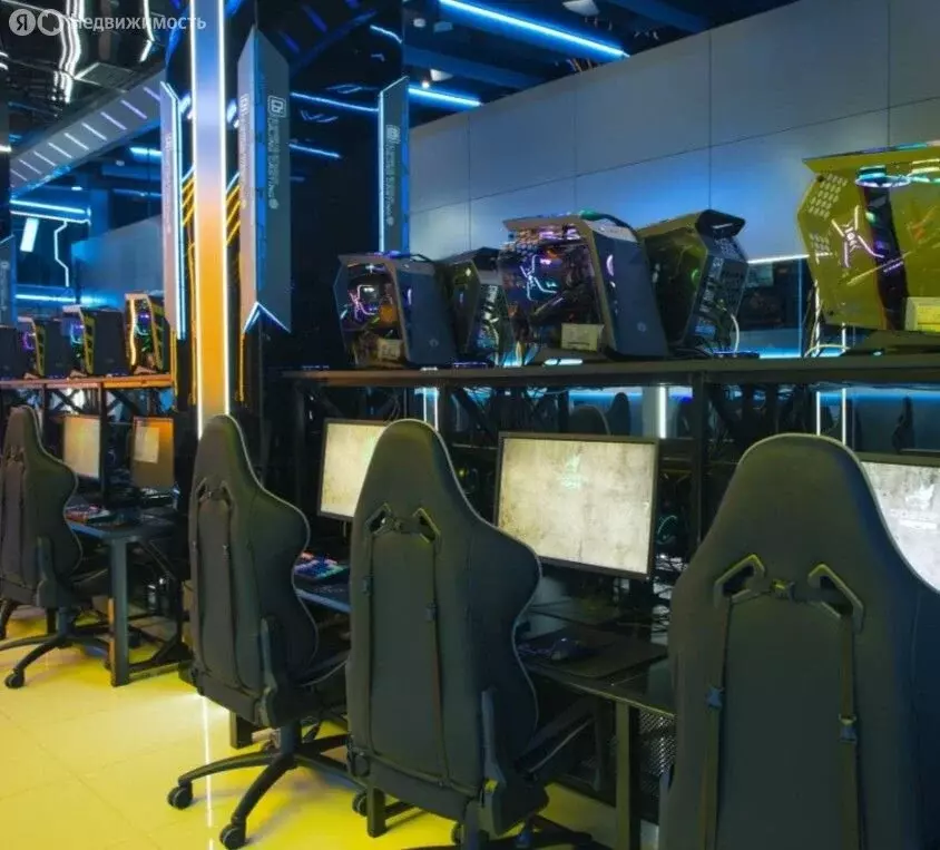 Помещение свободного назначения (900 м) - Фото 1