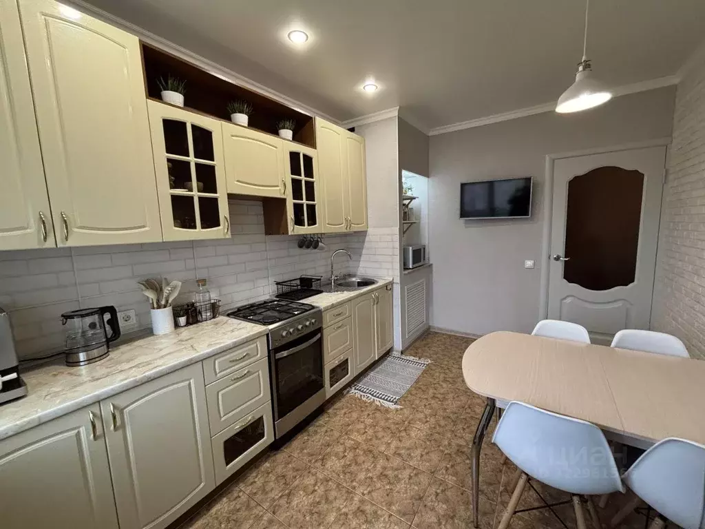 3-к кв. Оренбургская область, Оренбург Северный жилрайон, микрорайон ... - Фото 1