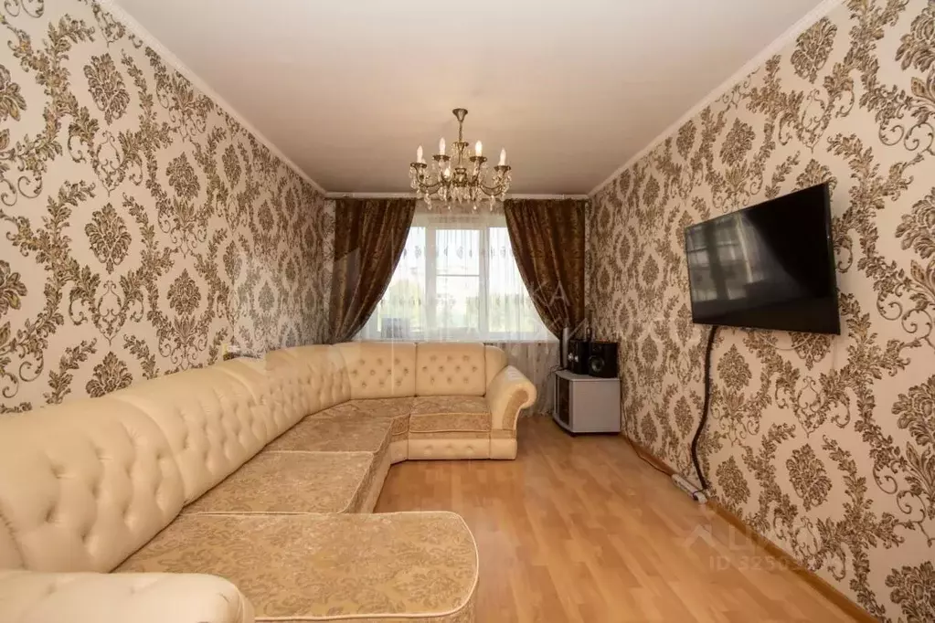 3-к кв. Тюменская область, Тюмень ул. Александра Логунова, 12 (68.4 м) - Фото 1