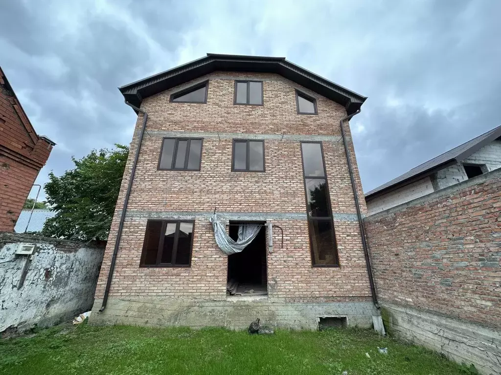 Дом в Чеченская республика, Грозный Восточная ул., 24/6 (240 м) - Фото 1