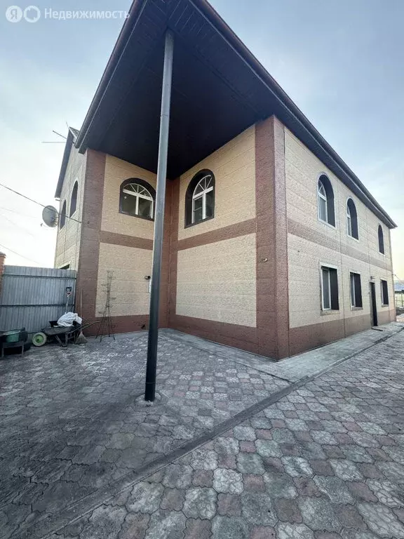 Дом в Кызыл, Набережная улица (230 м) - Фото 2