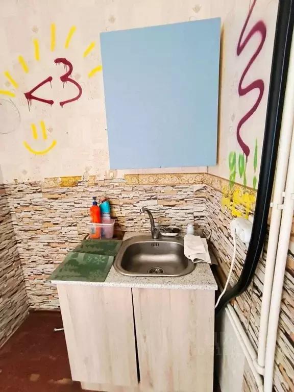 Комната Омская область, Омск ул. 33-я Северная, 29 (12.8 м) - Фото 0