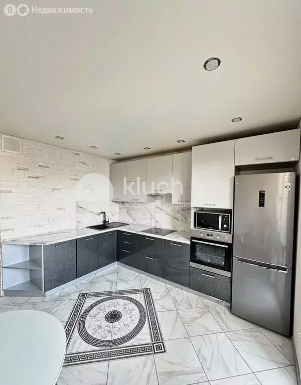 3-комнатная квартира: Казань, улица Александра Курынова, 6к1 (73.5 м) - Фото 1