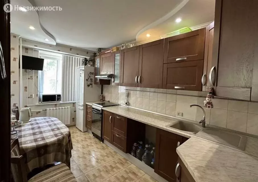 3-комнатная квартира: Таганрог, улица Сызранова, 10 (60 м) - Фото 1