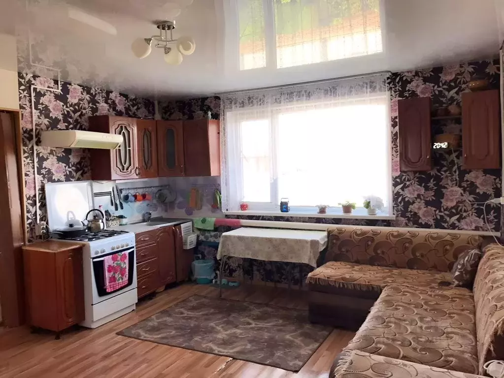 Дом в Башкортостан, Куюргазинский район, Ермолаевский сельсовет, с. ... - Фото 1